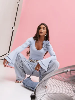 Bluzka błękitna z różami CHIARA | Butik MAMIBO