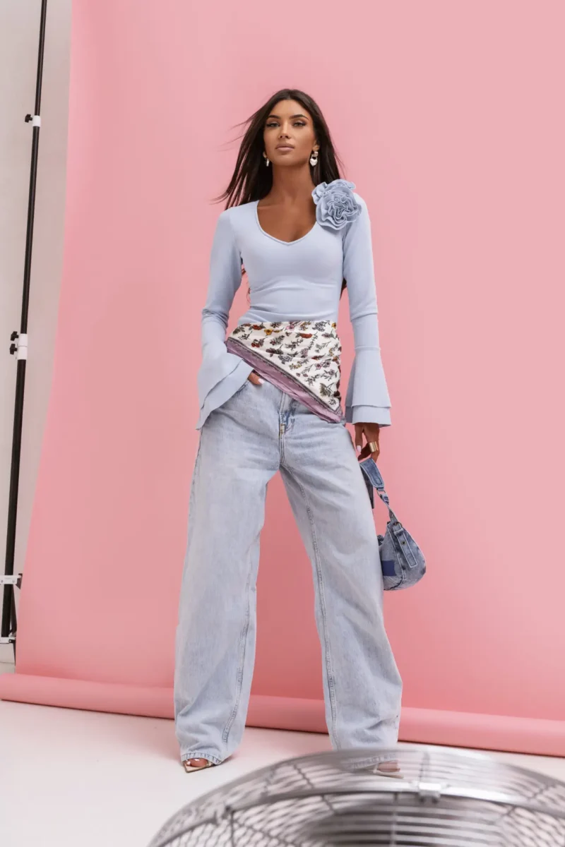 Bluzka błękitna z różami CHIARA | Butik MAMIBO